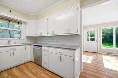 2673 Belvoir Boulevard Shaker Heights OH 44122