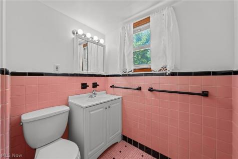 19701 Pasnow Avenue Euclid OH 44119