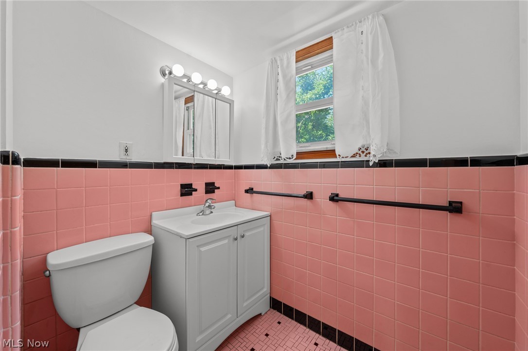 19701 Pasnow Avenue Euclid OH 44119