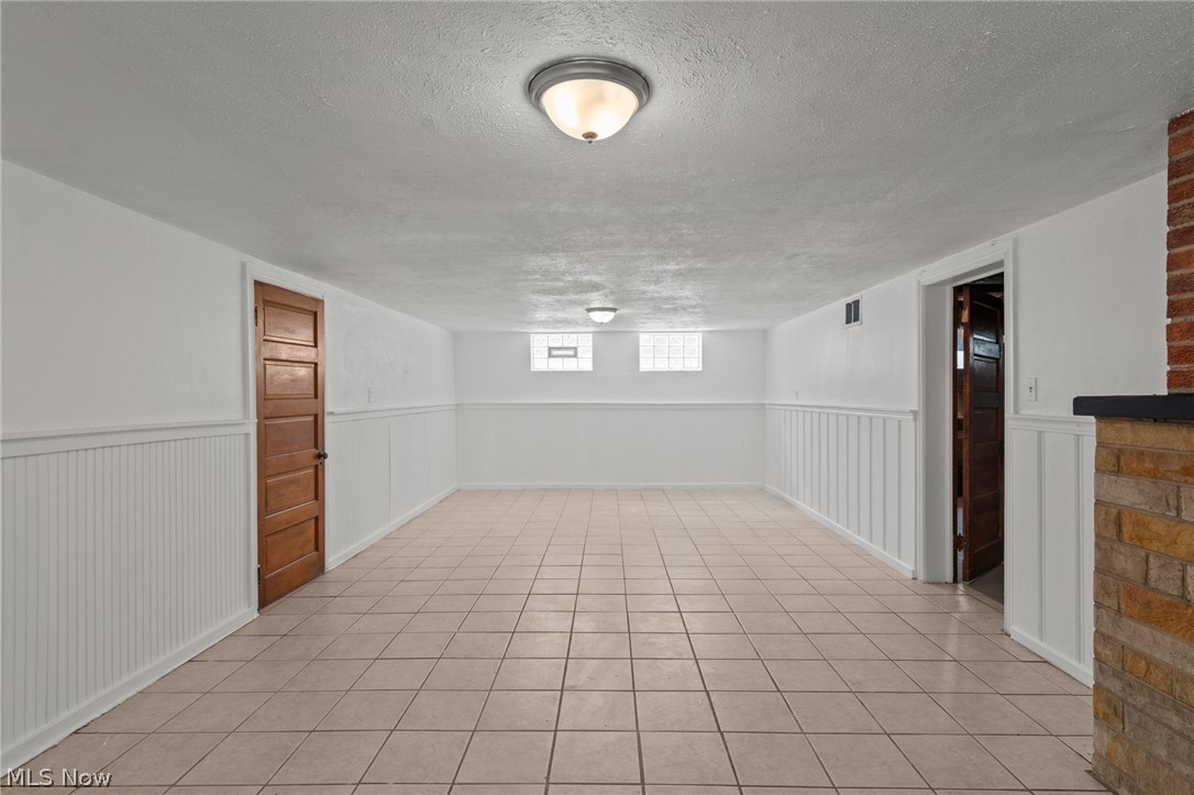 19701 Pasnow Avenue Euclid OH 44119