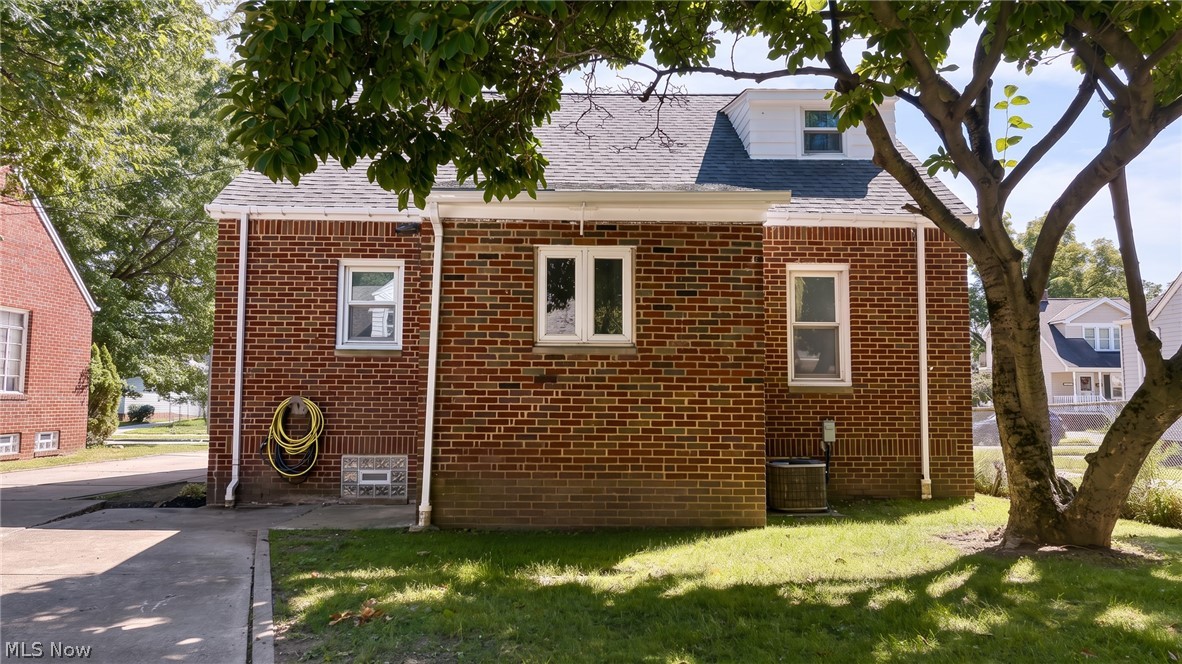 19701 Pasnow Avenue Euclid OH 44119