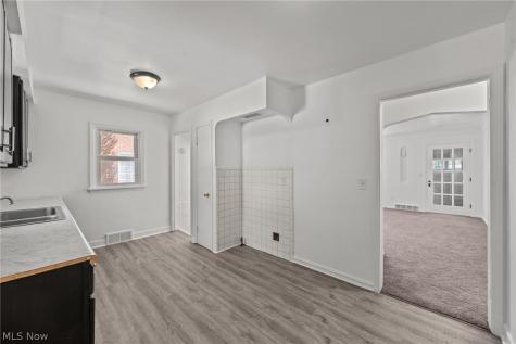 19701 Pasnow Avenue Euclid OH 44119