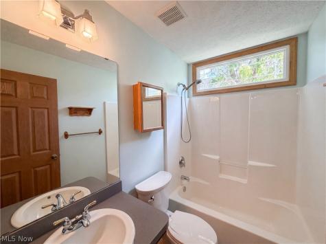 6016 W Breezeway Drive North Ridgeville OH 44039
