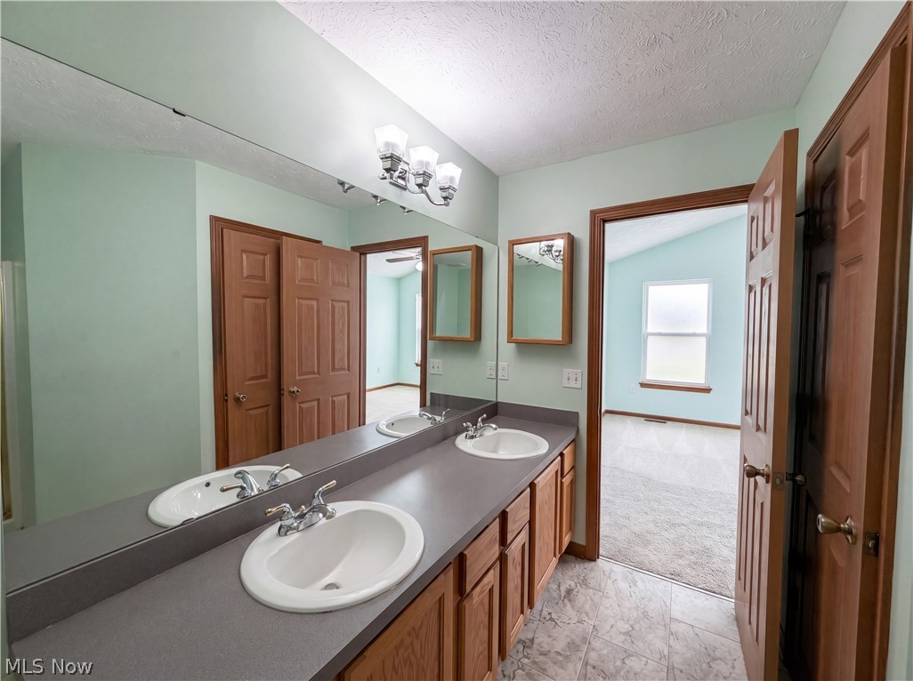 6016 W Breezeway Drive North Ridgeville OH 44039
