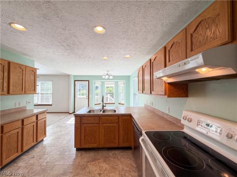 6016 W Breezeway Drive North Ridgeville OH 44039