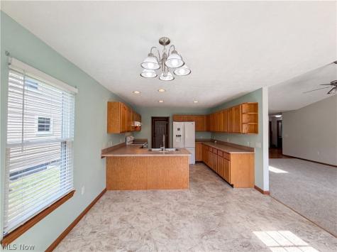 6016 W Breezeway Drive North Ridgeville OH 44039
