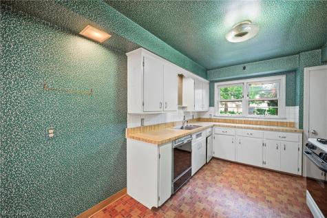 1552 S Belvoir Boulevard South Euclid OH 44121