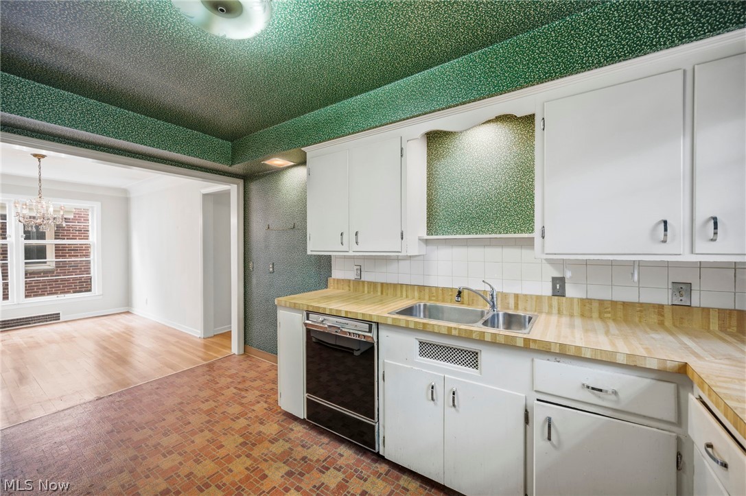 1552 S Belvoir Boulevard South Euclid OH 44121