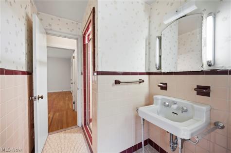 1552 S Belvoir Boulevard South Euclid OH 44121
