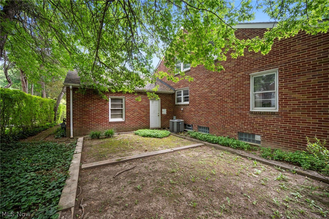 1552 S Belvoir Boulevard South Euclid OH 44121