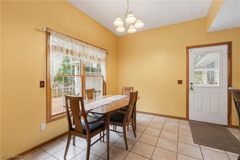 301 Aynesly Way Brunswick OH 44212