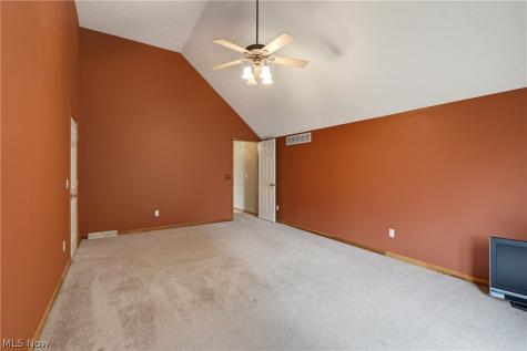 301 Aynesly Way Brunswick OH 44212
