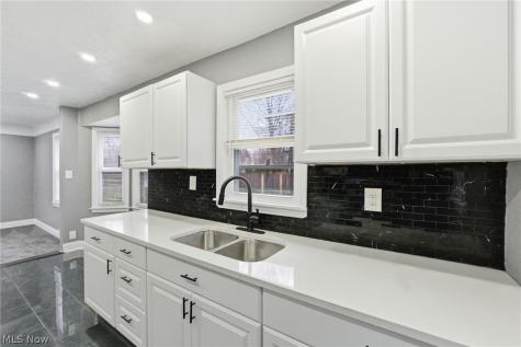 3153 Becket Road Cleveland OH 44120