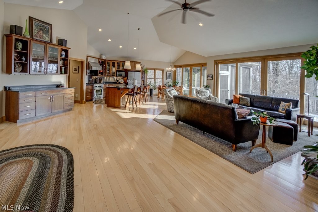 2832 State Route 82 Aurora OH 44202