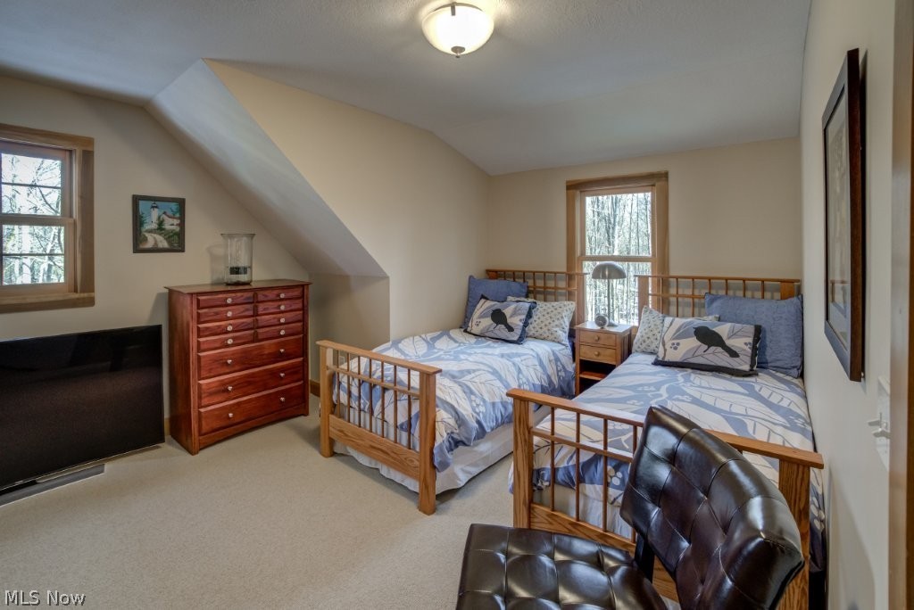 2832 State Route 82 Aurora OH 44202