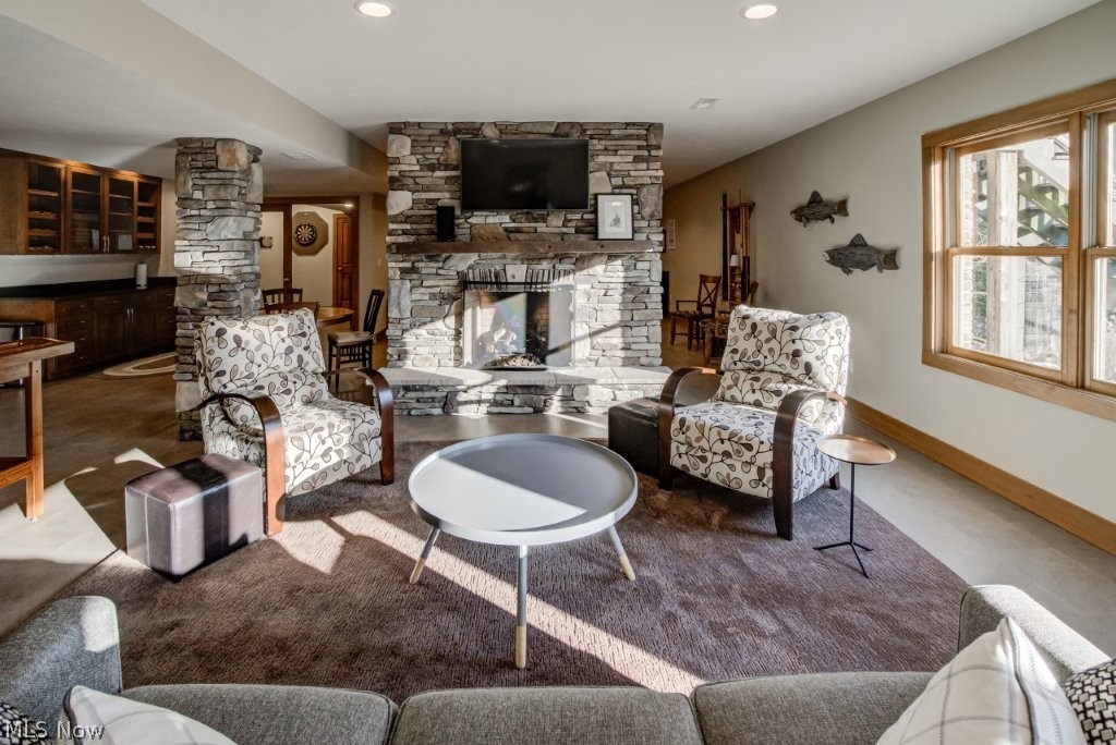 2832 State Route 82 Aurora OH 44202