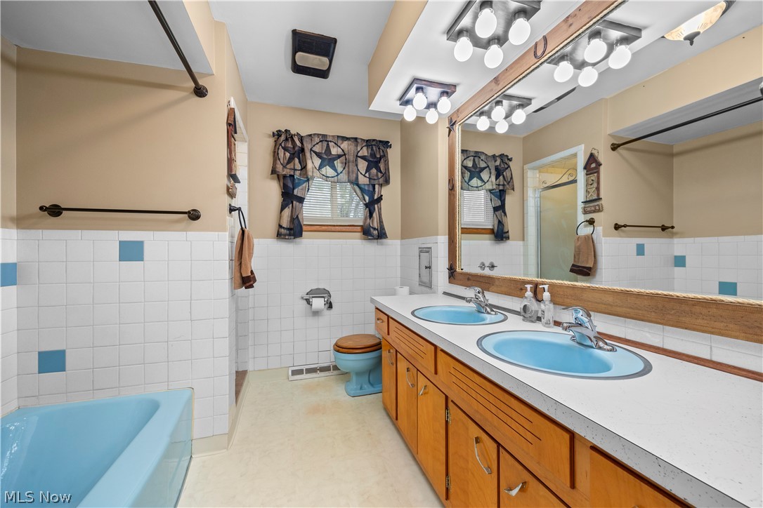 792 Hillcrest Drive Wadsworth OH 44281