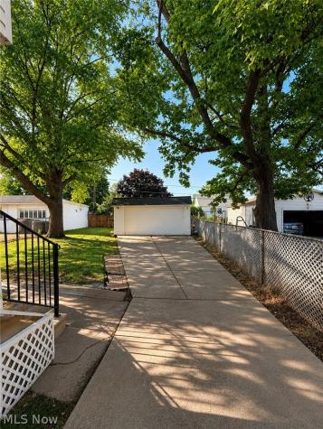 8018 Theota Avenue Parma OH 44129