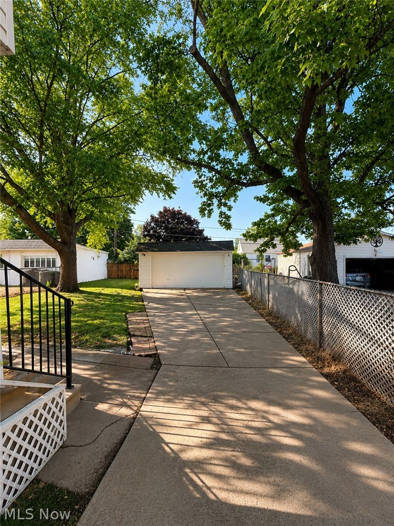 8018 Theota Avenue Parma OH 44129
