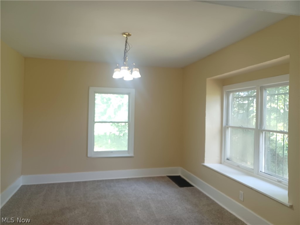 660 4th Street SW Warren OH 44483