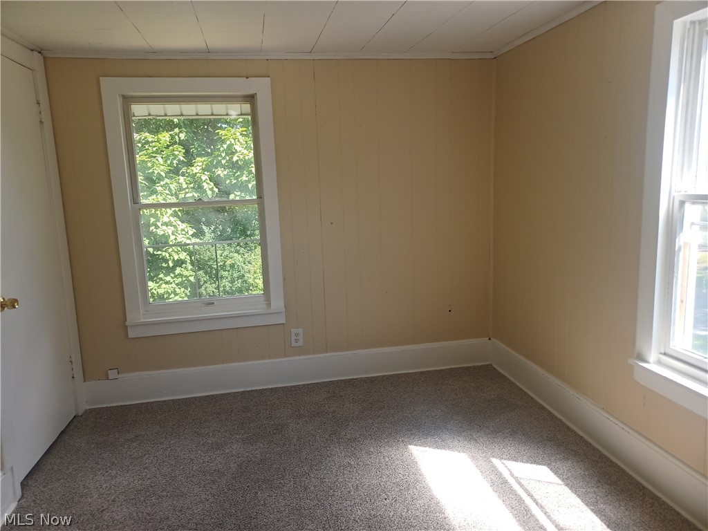 660 4th Street SW Warren OH 44483