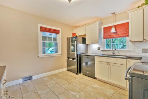 3239 Market Avenue N Canton OH 44714