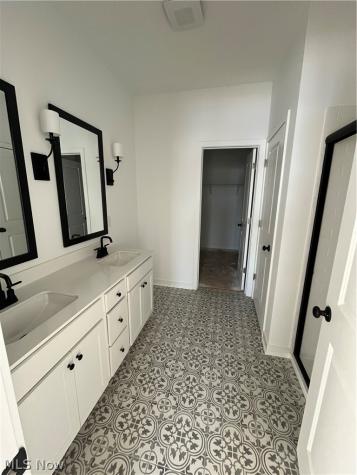 437 Pheasant Run Elyria OH 44035