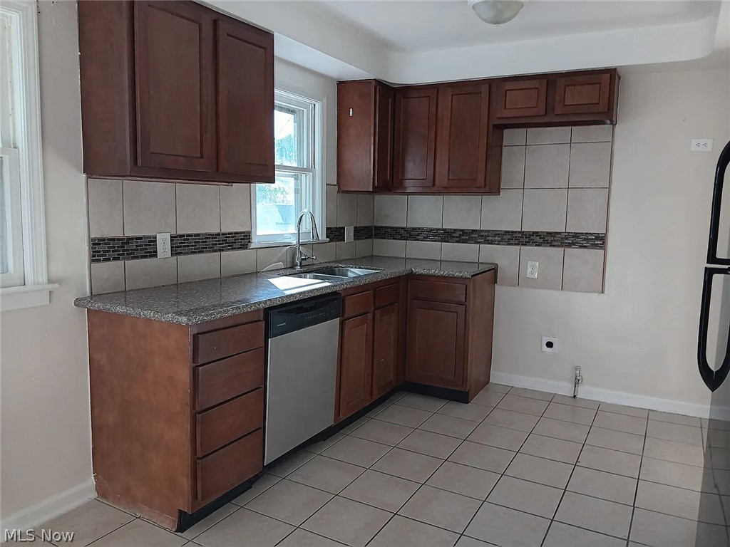 18208 Edinboro Avenue Maple Heights OH 44137