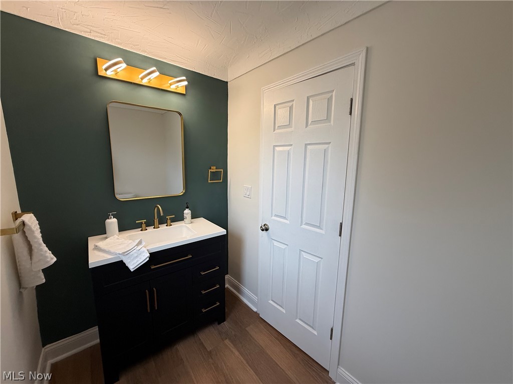 16501 Larchwood Avenue Cleveland OH 44135