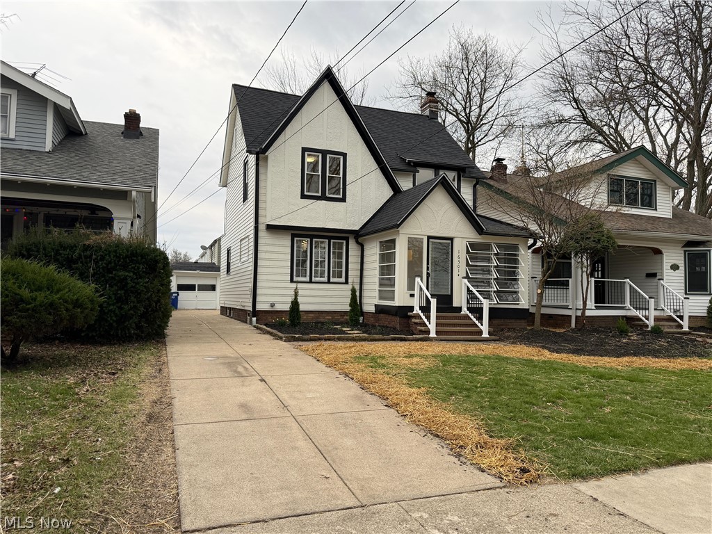 16501 Larchwood Avenue Cleveland OH 44135