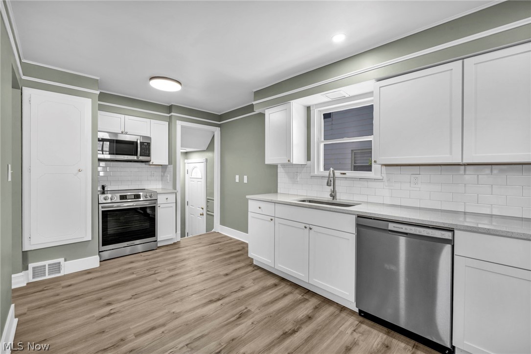 7198 Greenleaf Avenue Parma OH 44130