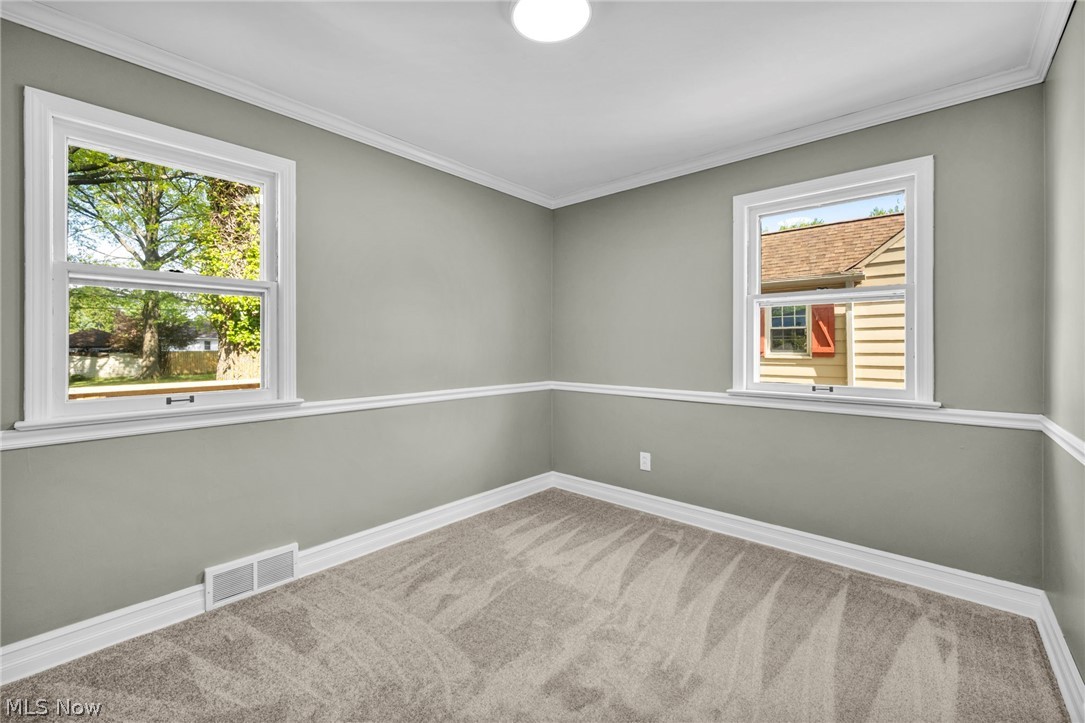 7198 Greenleaf Avenue Parma OH 44130
