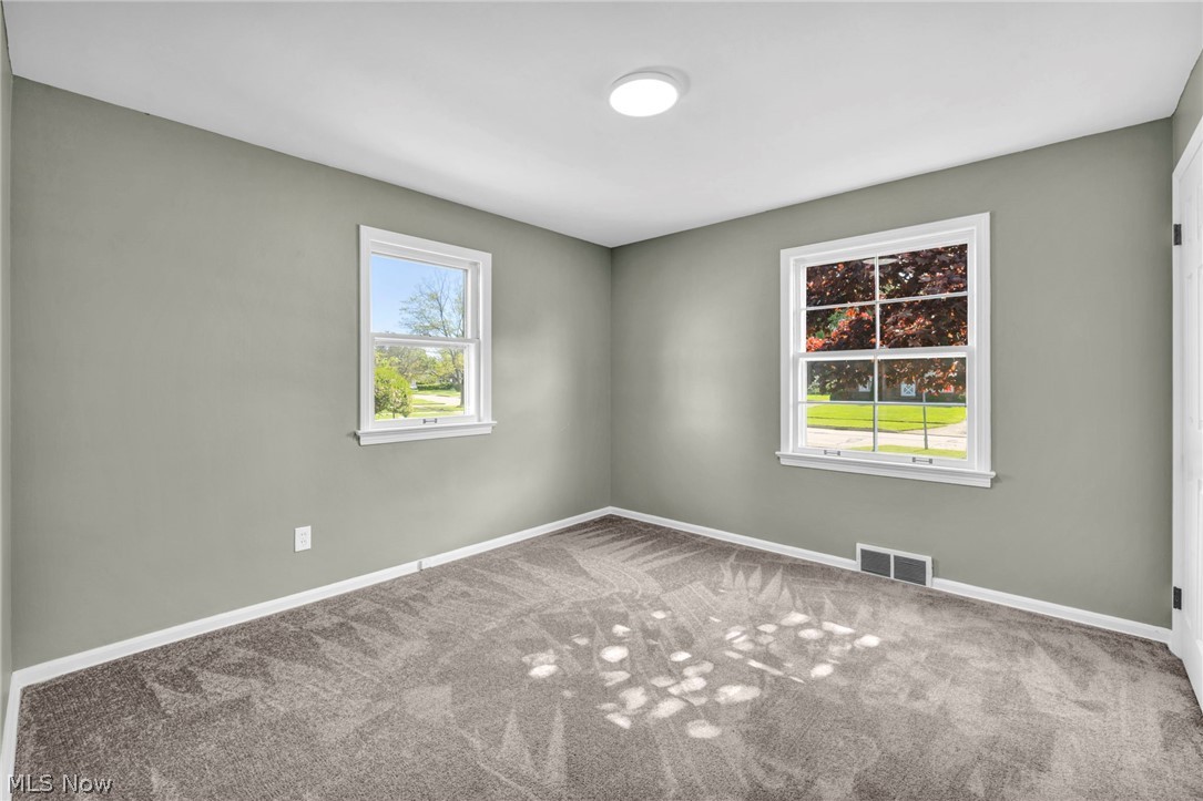 7198 Greenleaf Avenue Parma OH 44130