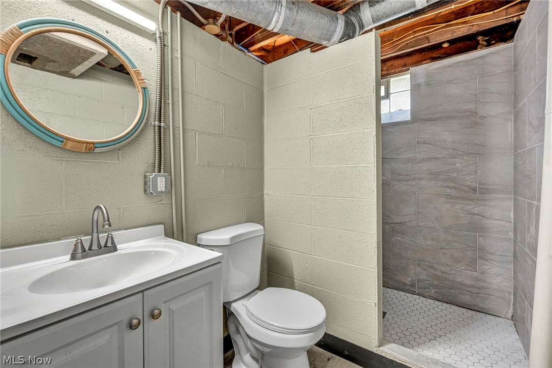 7198 Greenleaf Avenue Parma OH 44130
