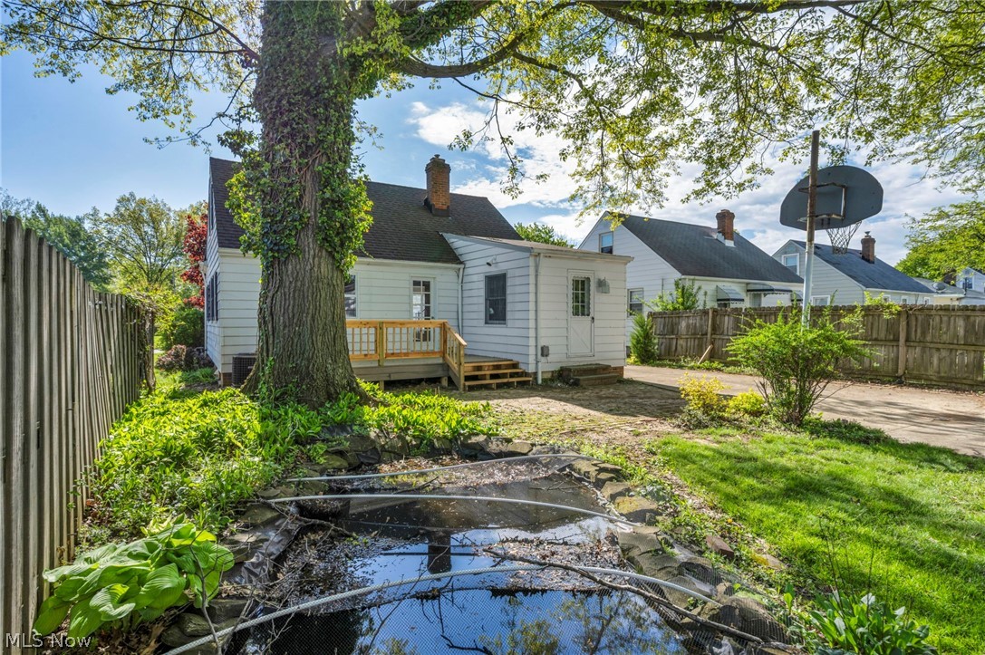 7198 Greenleaf Avenue Parma OH 44130