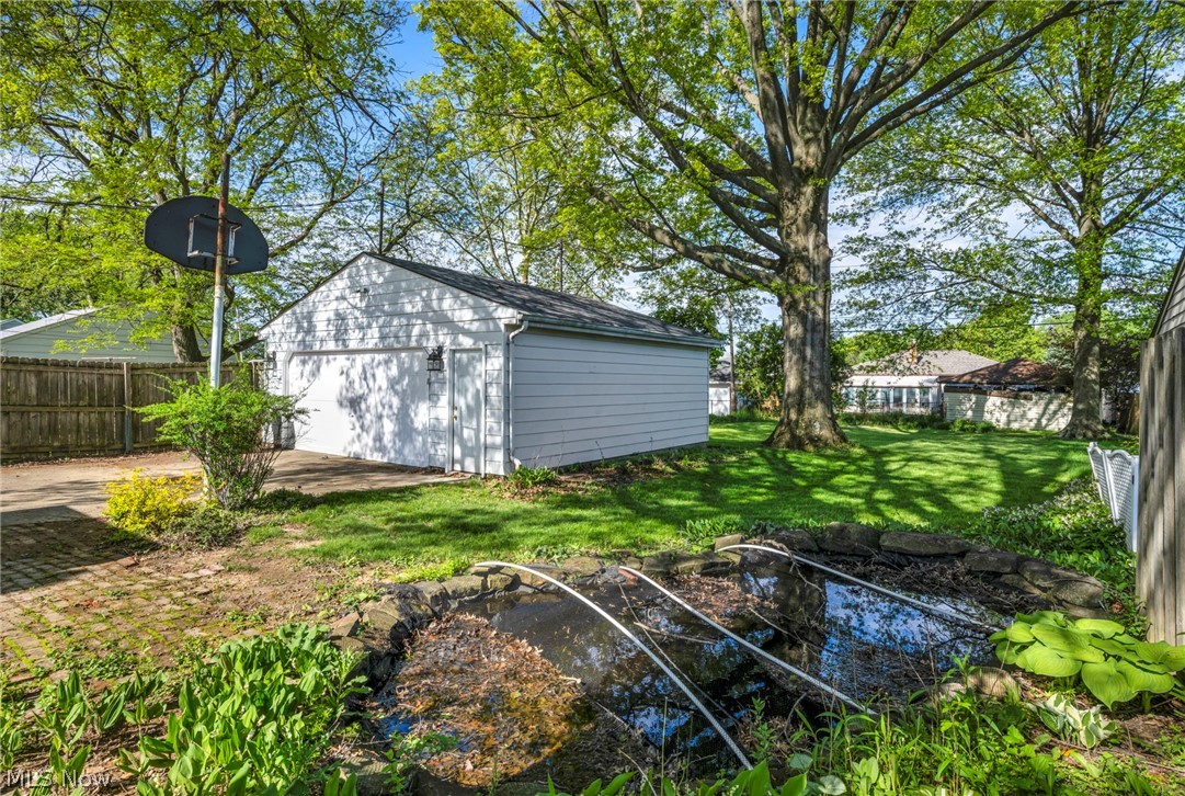 7198 Greenleaf Avenue Parma OH 44130