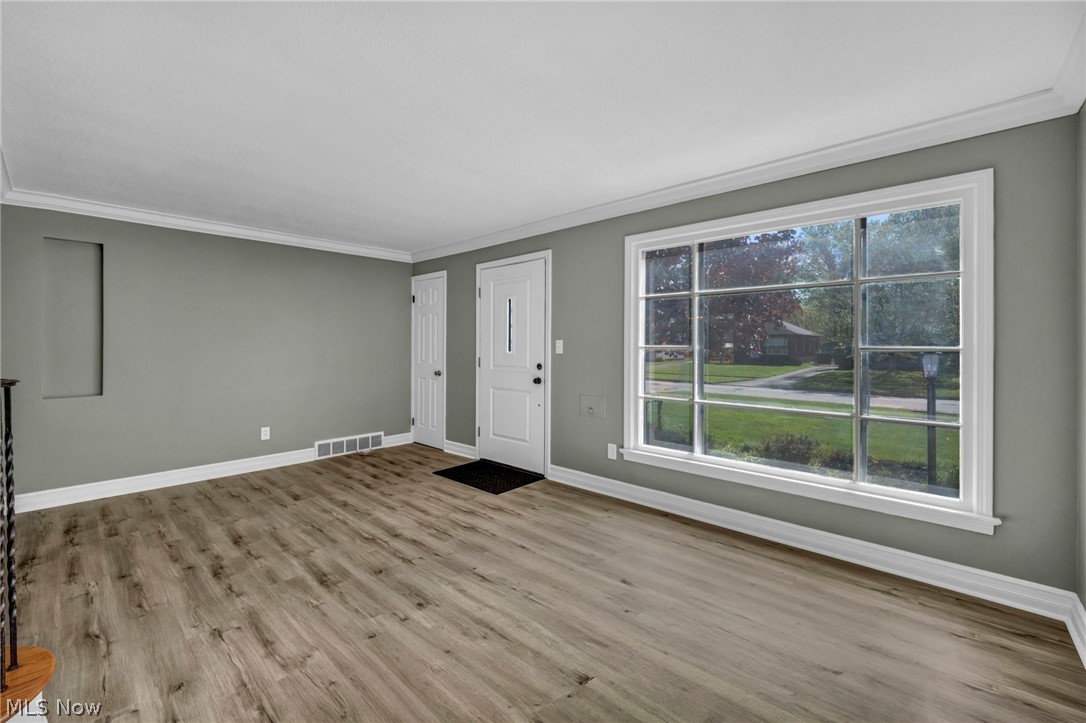 7198 Greenleaf Avenue Parma OH 44130