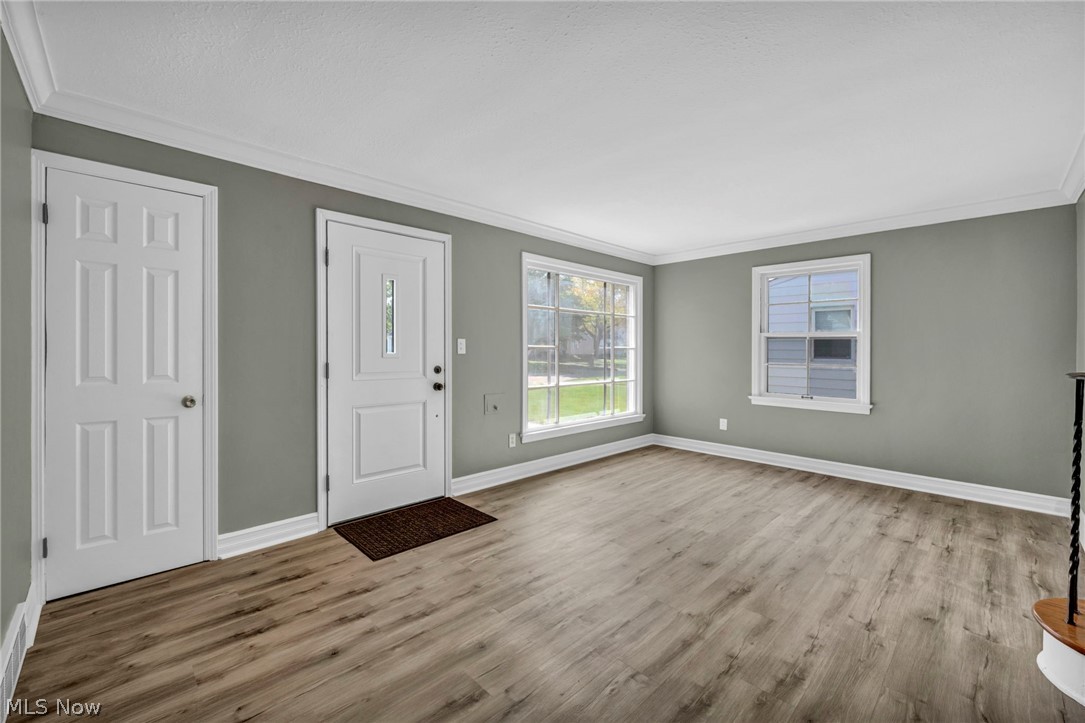 7198 Greenleaf Avenue Parma OH 44130