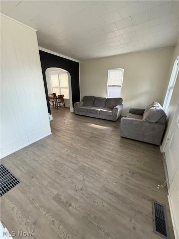 112 E Carolina Avenue Sebring OH 44672