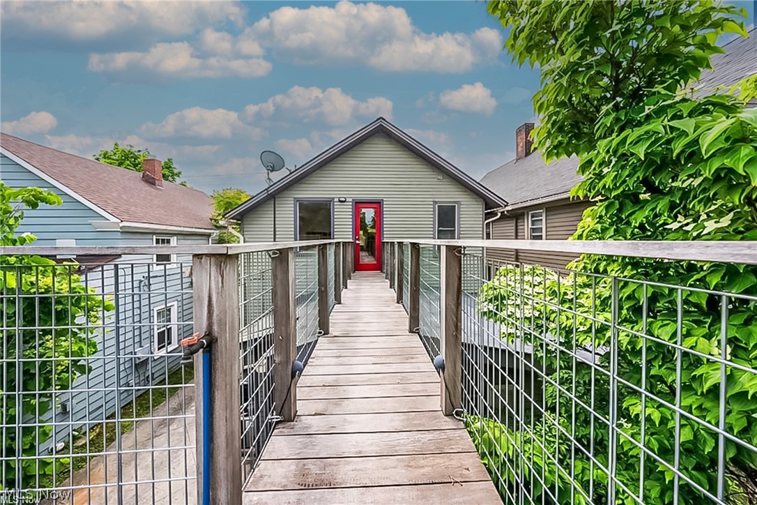1012 Fairfield Avenue Cleveland OH 44113