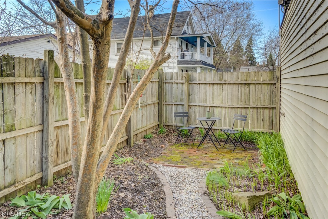 1012 Fairfield Avenue Cleveland OH 44113