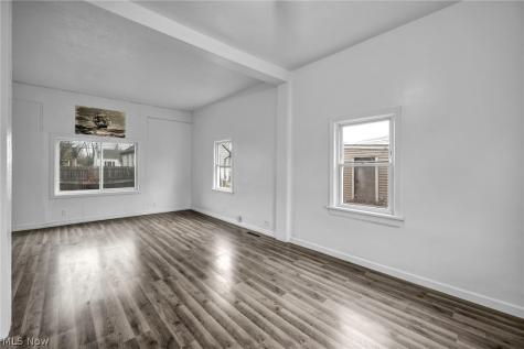 12831 Carrington Avenue Cleveland OH 44135