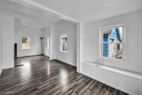 12831 Carrington Avenue Cleveland OH 44135