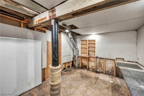 12831 Carrington Avenue Cleveland OH 44135