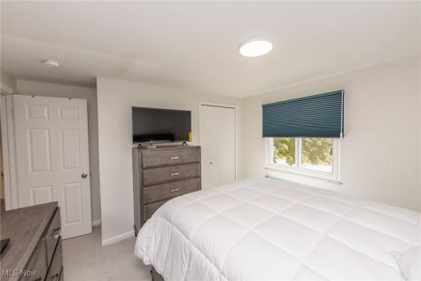 13602 Holland Road Brook Park OH 44142