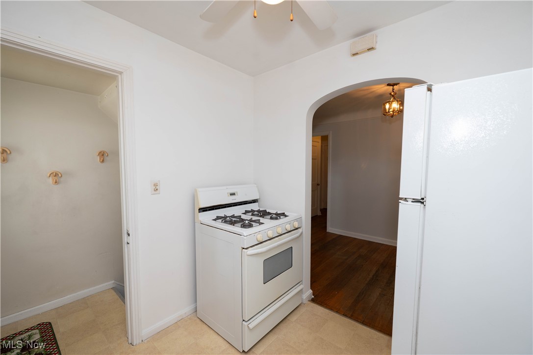 1604 Edgefield Road Lyndhurst OH 44124
