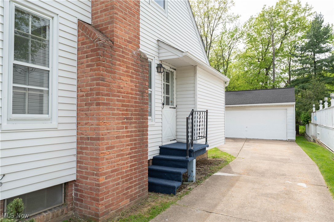1604 Edgefield Road Lyndhurst OH 44124