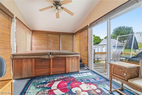 6385 Harbor Drive NW Canton OH 44718