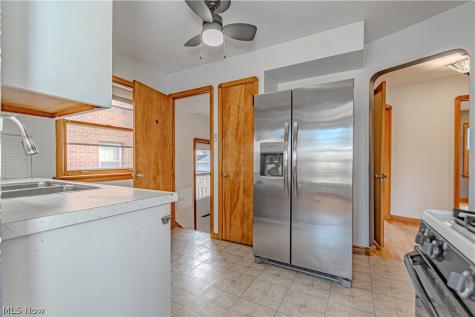 5611 Brownfield Drive Parma OH 44129