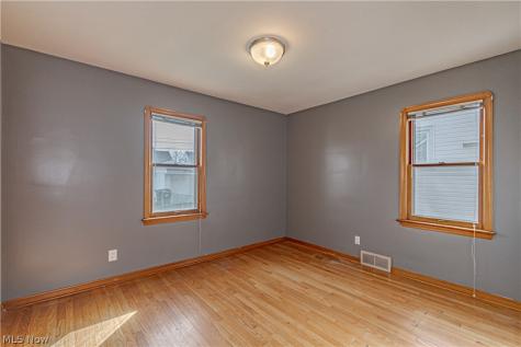 5611 Brownfield Drive Parma OH 44129
